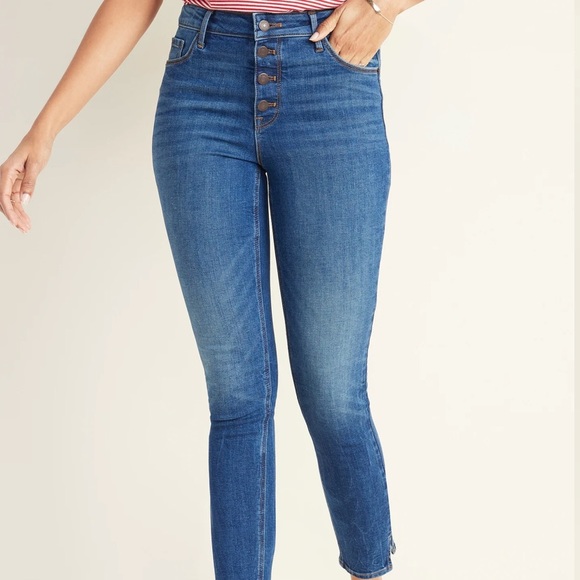 Old Navy high waisted rockstar jeans! - Picture 3 of 3